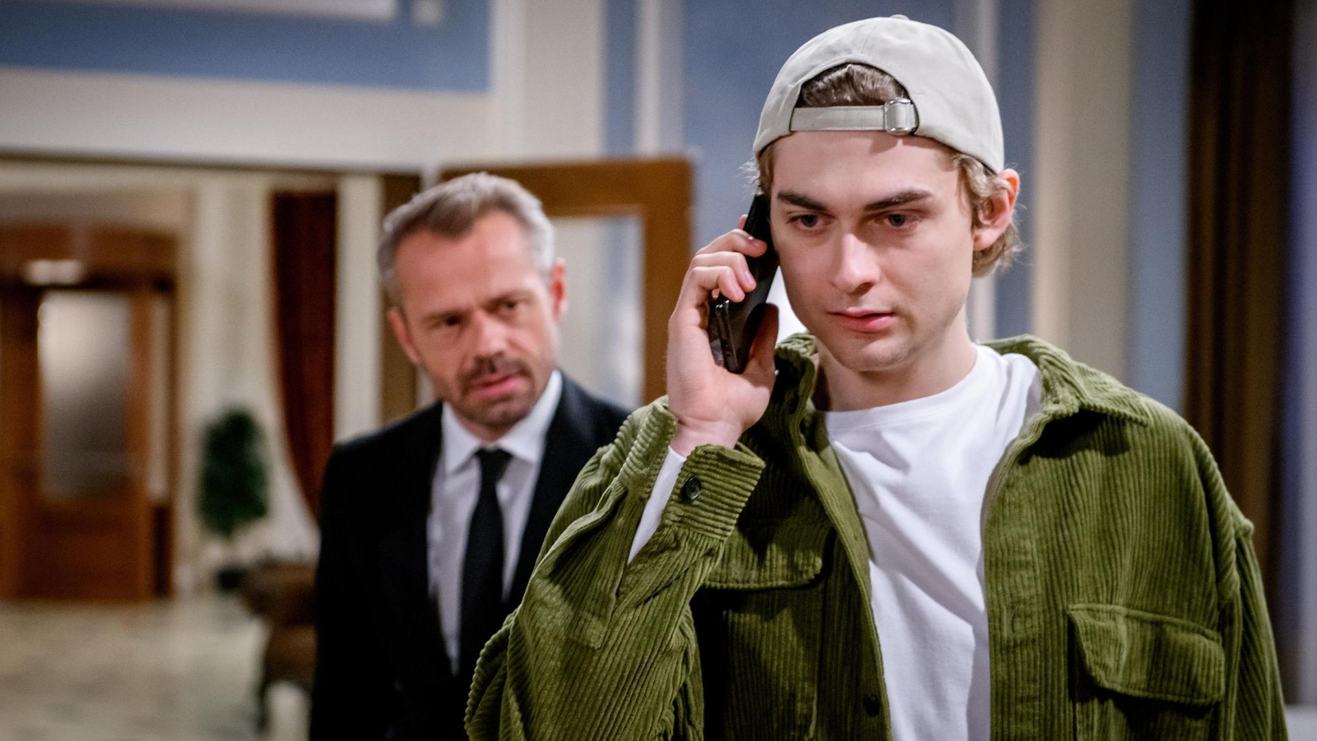 Sturm der Liebe: Vincent ist schockiert, als er sieht, wie Ana und ...